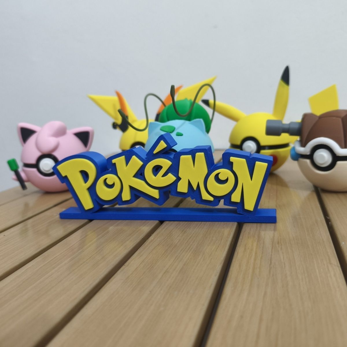 Cosplay Prop Display - Pokémon standee logo display nieuw model